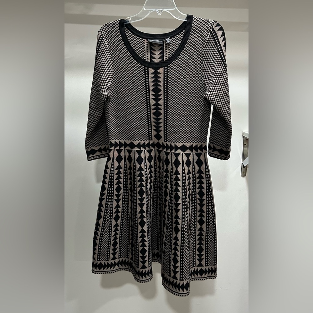 Nina Leonard Black and Cream Long Sleeve Dress